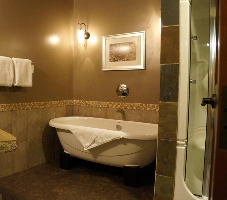 Gracie'S Place Кенмор Екстер'єр фото
